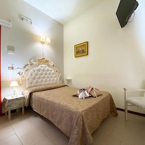 Camera con letto king size